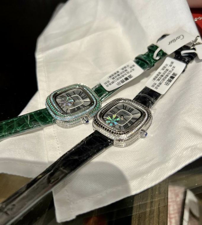 Picture of Cartier Watches Women Coussin De Cartier _SKU1920cartier-30.44x33.78x72901